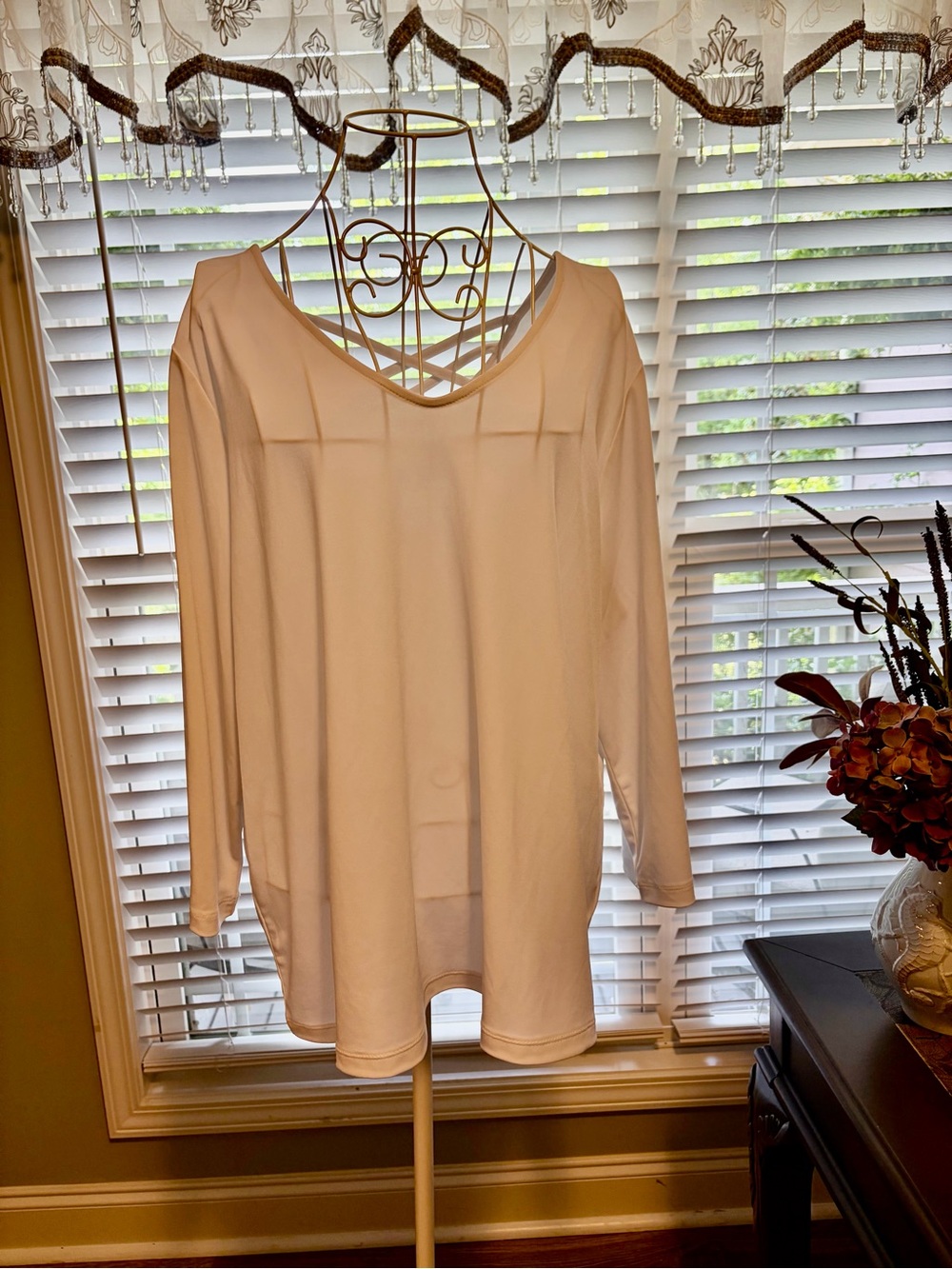 Susan Graver White Liquid Knit blouse